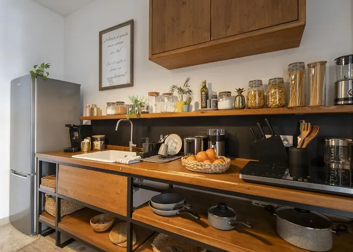 Morada 181 בית הארחה