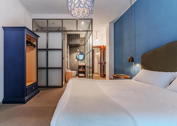 Morada 181 3* בארי